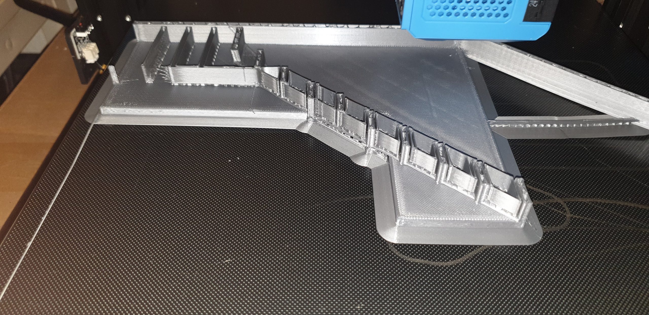 3D-gedrucktes Modell der Treppe auf dem Druckbett